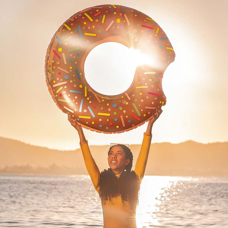 001961-Boia-Donuts-Marrom-Amb-2