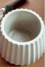 50005011-Vaso-Cachepot-Wave-19cm-Branco-Antigo-Amb-6